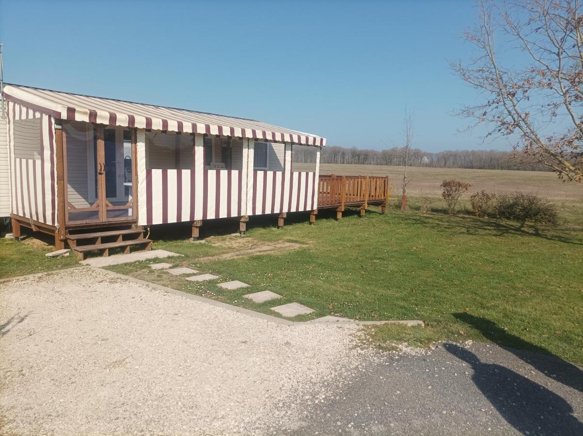 Camping Mobil Le Galland De Dugny Onzain